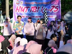 Peringati HUT IBI ke-75, Wawali Makassar Aliyah Mustika Ilham Lepas Ratusan Peserta Jalan Sehat