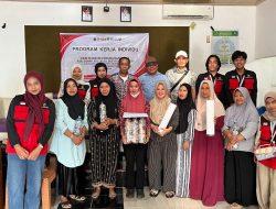 Edukasi dan Pembuatan Biopori, Mahasiswa KKNT Unhas Ajak Warga Rijang Panua Kelola Sampah Organik