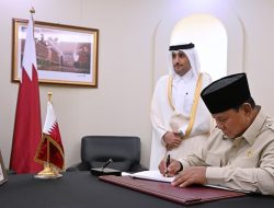Melayat ke Kedubes Qatar, Presiden Prabowo Sampaikan Duka Cerdik atas Wafatnya Sheikh Hamad bin Khalifa Al Thani