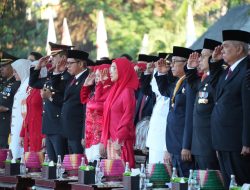 Ketua TP PKK Makassar, Melinda Aksa Hadiri Upacara HUT ke-81 RI di Lapangan Karebosi