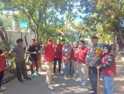 Kembalikan Fungsi Fasum, Sekcam Mamajang Pimpin Penataan PKL di Maricaya Selatan