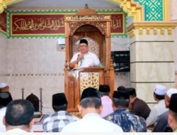 Safari Jumat di Sanrobone, Bupati Takalar Serahkan Bantuan Masjid dan Timbunan Pekuburan